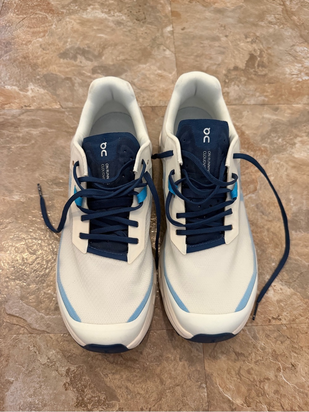 On Running Cloudvista 2 Trail Sneakers men’s size 8 Cream Horizon
